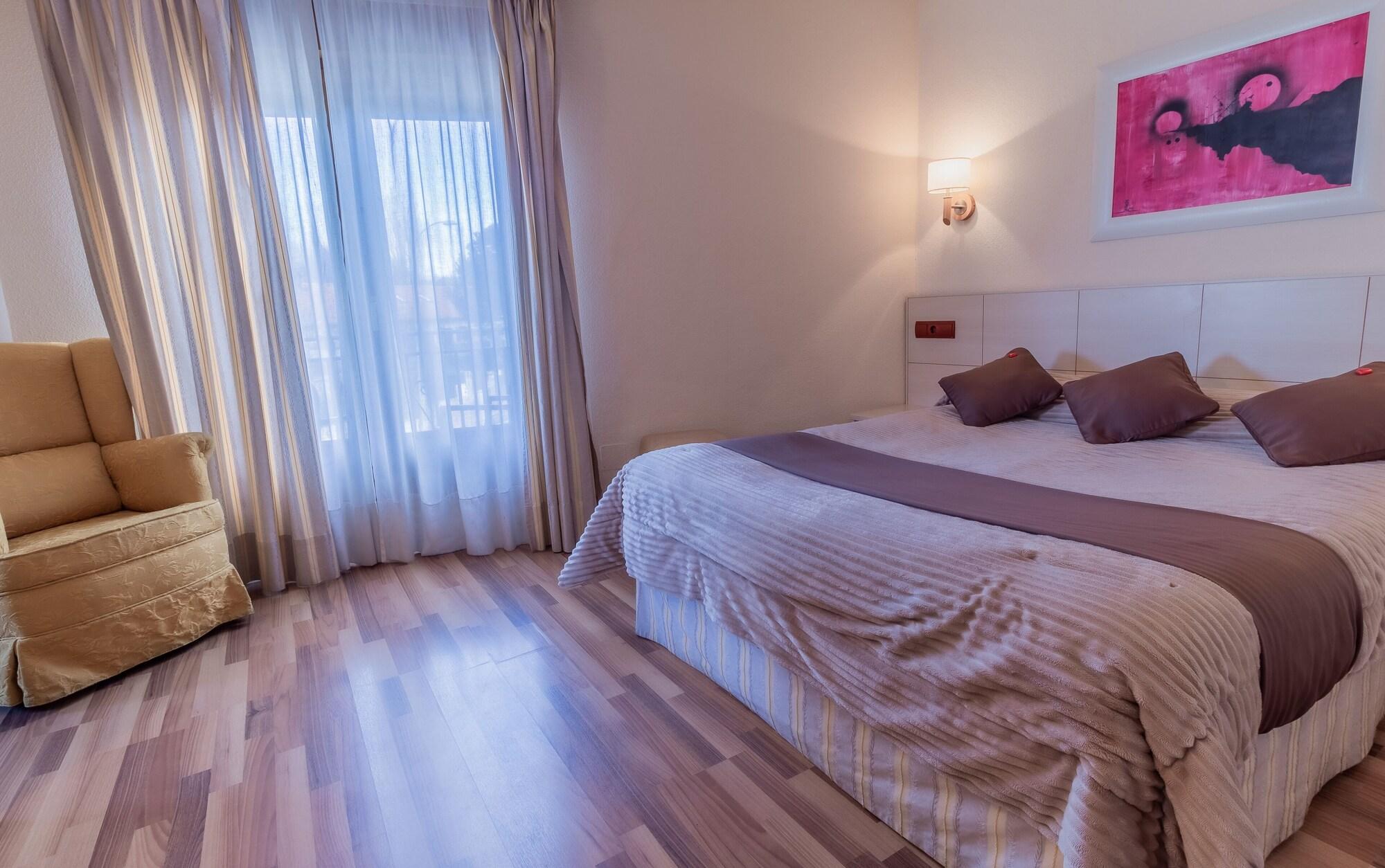 Hostal Rural El Cano By Vivere Stays Alpedrete Exterior photo