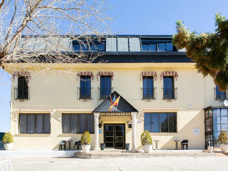 Hostal Rural El Cano By Vivere Stays Alpedrete Exterior photo