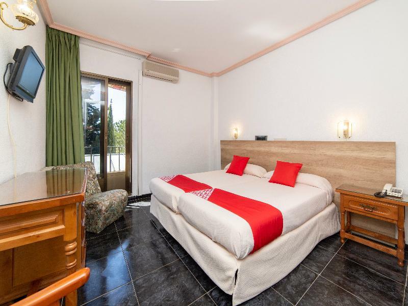 Hostal Rural El Cano By Vivere Stays Alpedrete Exterior photo